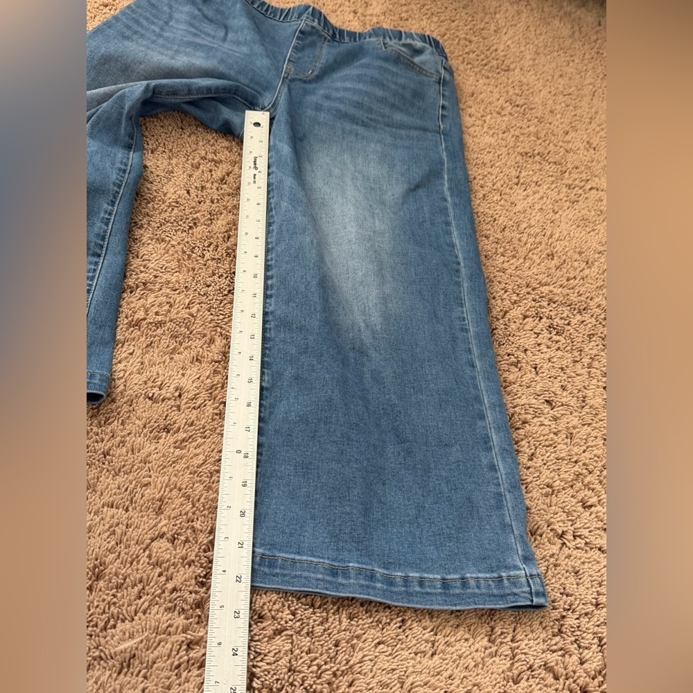 Large (fits 12 /14) pull on elastic waist wide leg cropped jeans medium wash - Picture 14 of 17